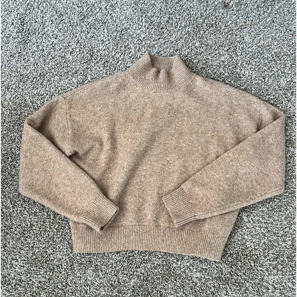 H&M Women’s Small Turtle Neck Sweater Like New